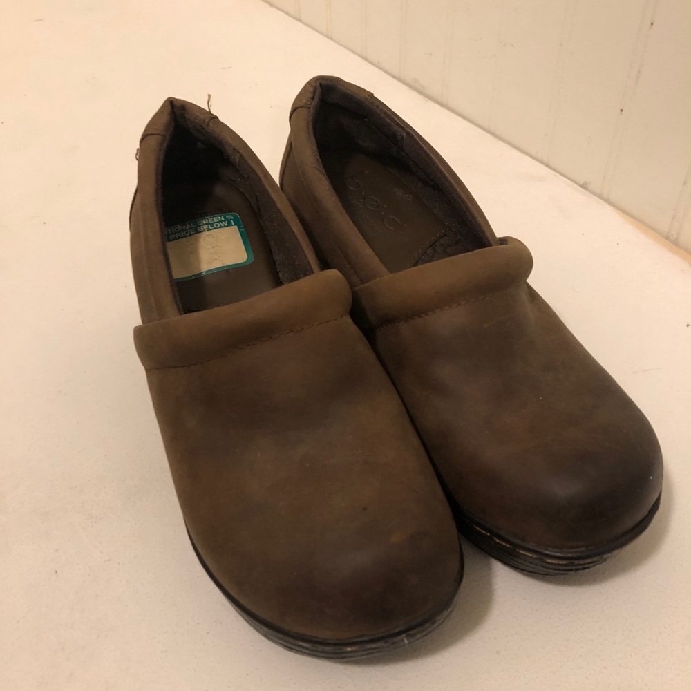 BOC slipon clogs. Size 6.5. Suede nubuck